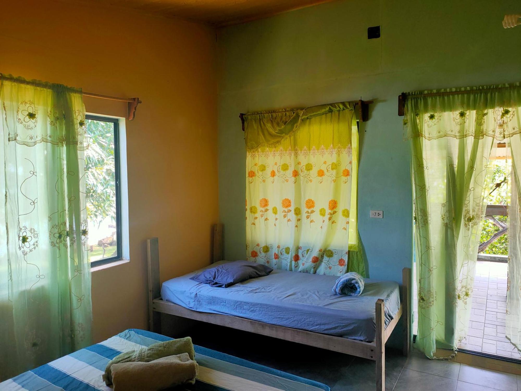Guesthouse Island Escape South End الغرفة الصورة